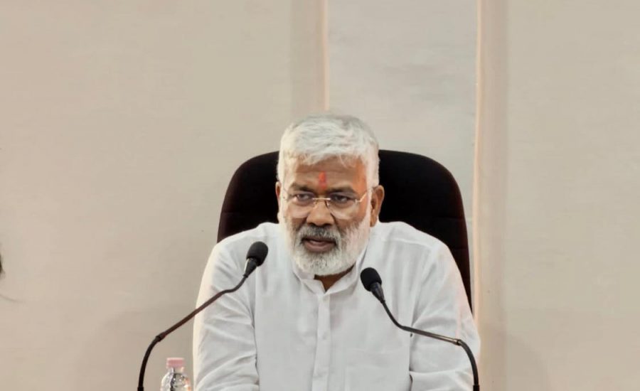 जालौन में मा• प्रधानमंत्री श्री Narendra Modi जी के प्रस्तावित कार्यक्रम हेतु प्रशासनिक अधिकारियों एवं पार्टी पदाधिकारियों व कार्यकर्ताओं के साथ समीक्षा बैठक की।